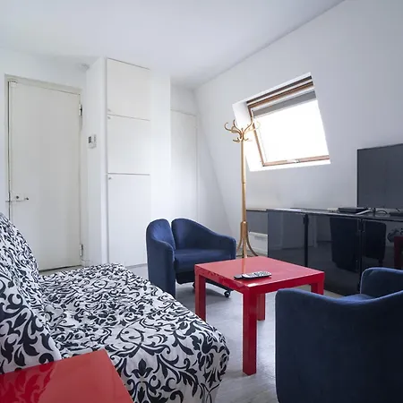 Comfortable In The Heart Of * Parigi